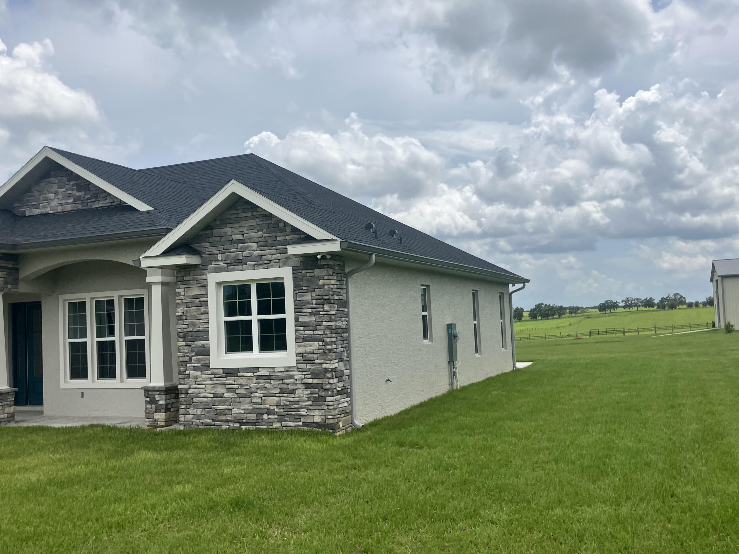 Aluminum soffit and fascia installed along the roofline of a Florida home