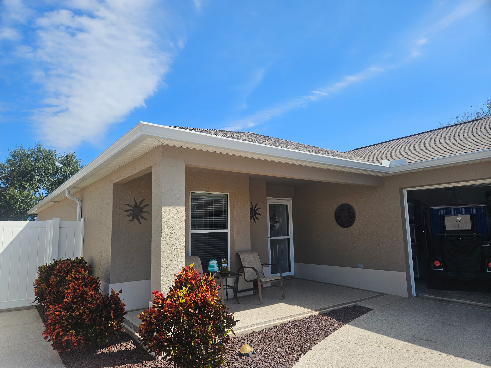 Aluminum soffit and fascia installed on a Florida home entryway and roof overhang